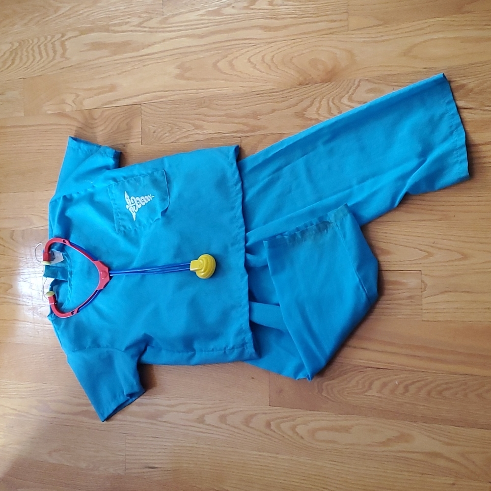 Dr's scrubs costume size 3